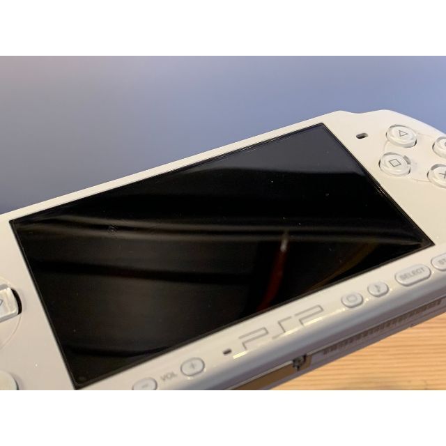 ソニー　プレイステーションポータブル　ホワイト　PSP-3000　ソフト有