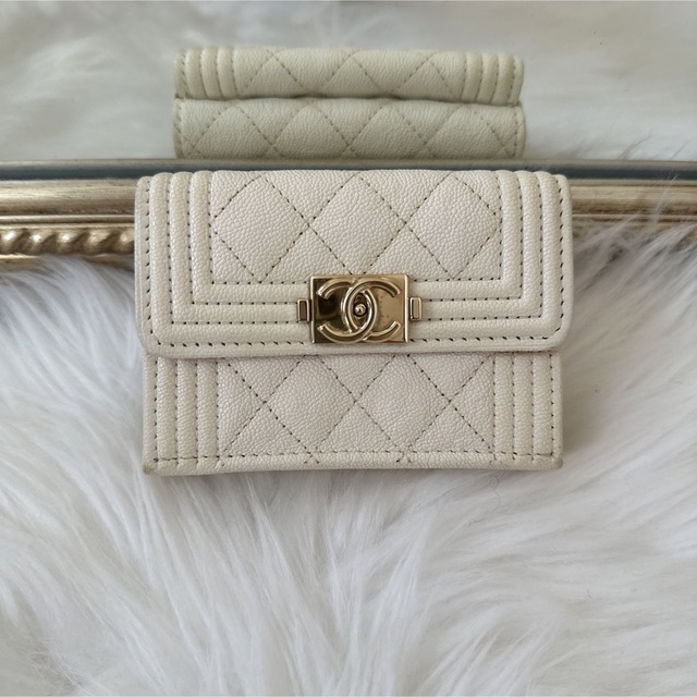 【お試し価格!】 CHANEL - シャネル ボーイシャネル コンパクトウォレット 二つ折り財布 CHANEL 財布