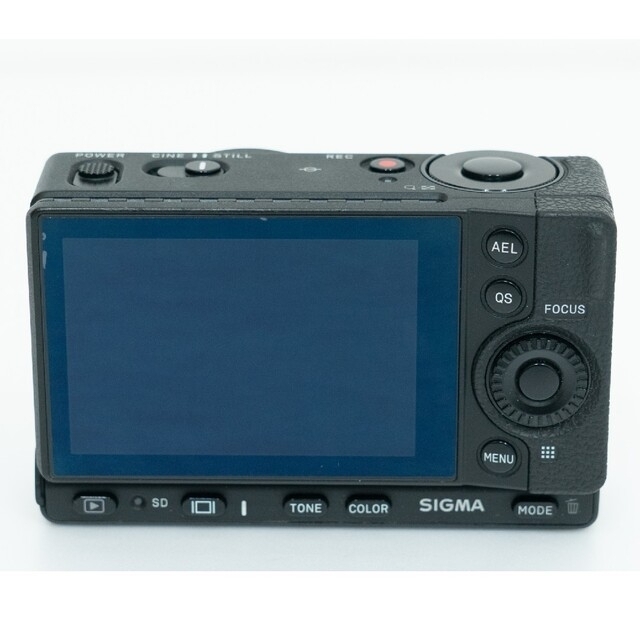 SIGMA(シグマ)のSIGMA fp 45mm f2.8 レンズキット　純正グリップ付 スマホ/家電/カメラのカメラ(ミラーレス一眼)の商品写真