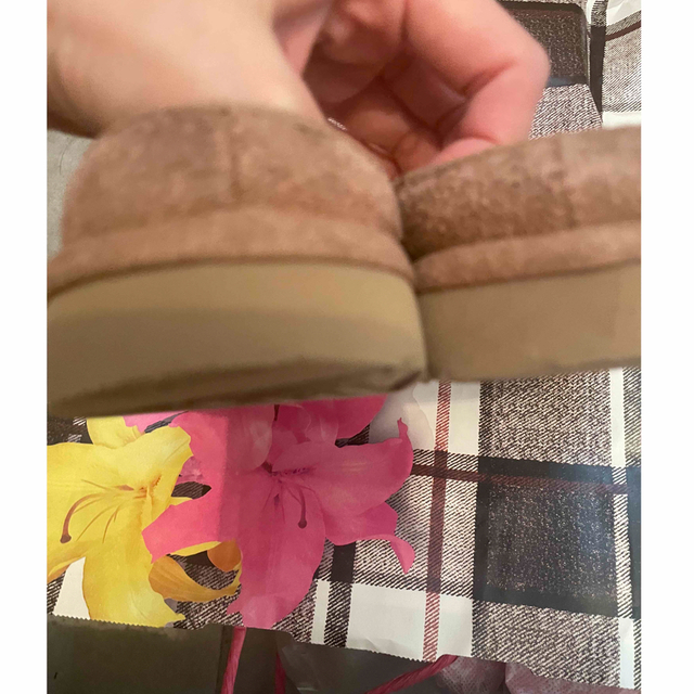 UGG(アグ)のugg サンダル キッズ/ベビー/マタニティのキッズ靴/シューズ(15cm~)(サンダル)の商品写真