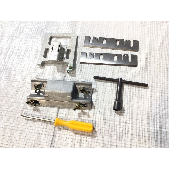 日立 - ☆比較的綺麗☆HITACHI 日立工機 100V 135mm 電気かんな 日立 - ☆比較的綺麗☆HITACHI 日立工機 100V 135mm 電気かんな