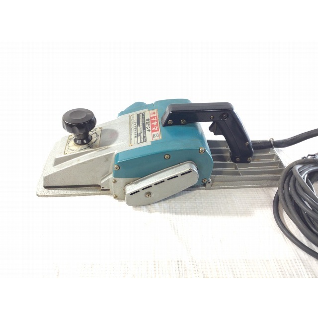 Makita ☆中古品☆ makita マキタ 170mm 100V 電動カンナ 1806B 電動工具 かんな 鉋 65060の通販 by 工具 販売専門店Borderless(ラクマ店)｜マキタならラクマ