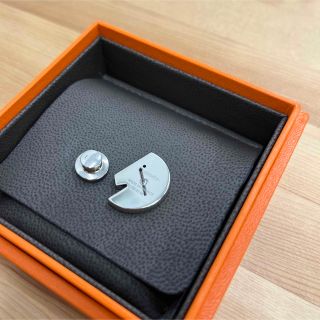 HERMES エルメス クルードセル ピンバッジ ホワイト
