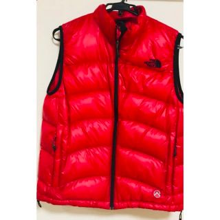 ノースフェイス(THE NORTH FACE) レッド ダウンベスト(メンズ)の通販