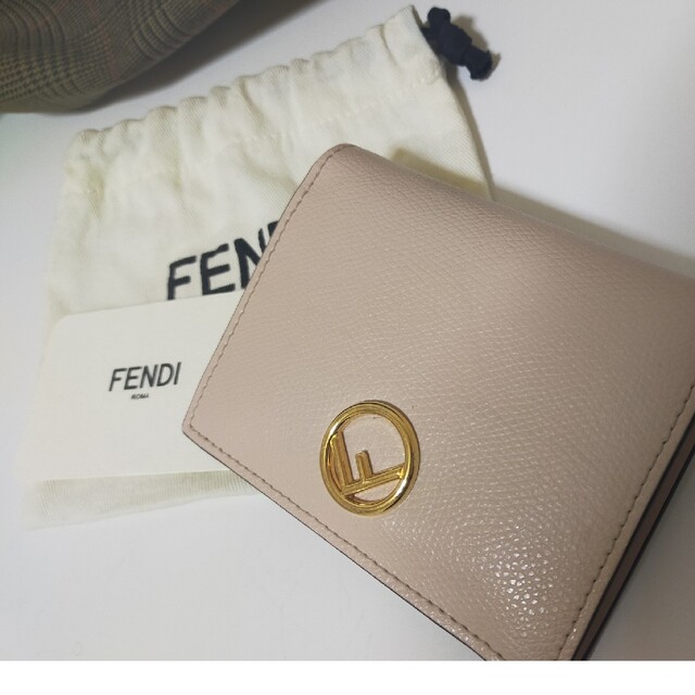 FENDI(フェンディ)のFENDI　二つ折り財布　エフ イズ フェンディ レディースのファッション小物(財布)の商品写真
