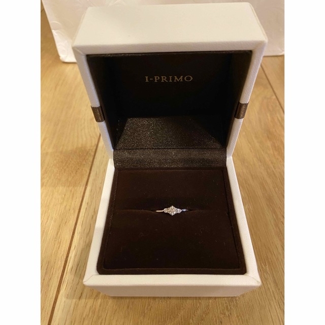 アイプリモ　婚約指輪　9号　美品　箱　ダイヤモンド　結婚指輪　プラチナ