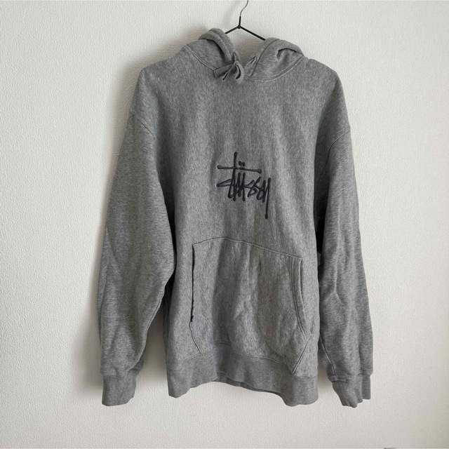Lサイズ ステューシー☆センター刺繍ロゴ入り定番カラーパーカー stussy | フリマアプリ ラクマ