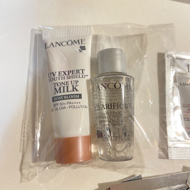 LANCOME(ランコム)のランコム　サンプル　5種　セット コスメ/美容のキット/セット(サンプル/トライアルキット)の商品写真