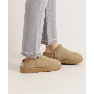 フレームワーク(FRAMeWORK)のFRAMeWORK  UGG CLASSIC SLIPPER  24㎝　ベージュ(ブーツ)