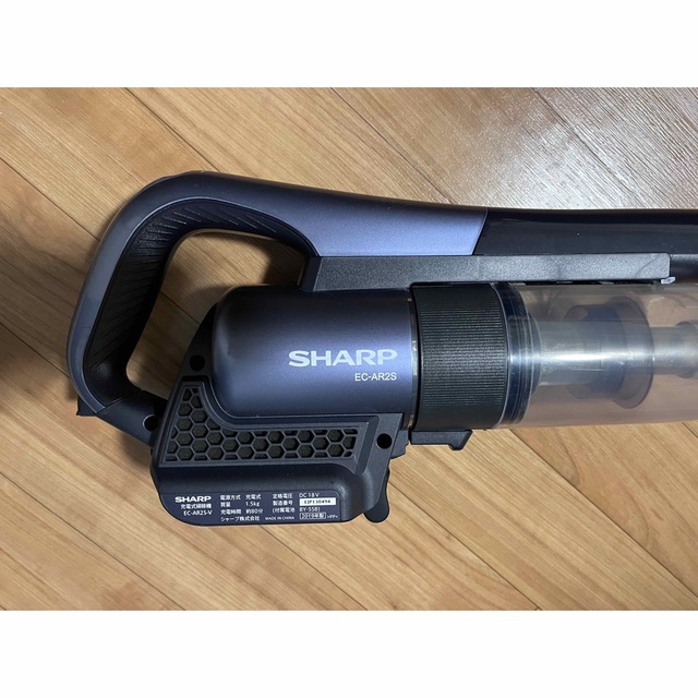 新品 送料無料 シャープ コードレス掃除機 2019年製 ec-a2xe6-w