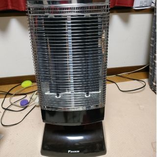 ダイキン(DAIKIN)のDAIKEN　遠赤外線　ヒーター　着払いor引き取り(電気ヒーター)