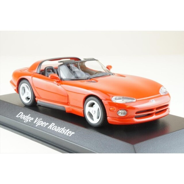 マキシチャンプス 1/43 ダッジ バイパー ロードスター 1993 レッド エンタメ/ホビーのおもちゃ/ぬいぐるみ(ミニカー)の商品写真