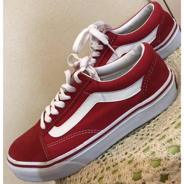 VANS(ヴァンズ)の★美品♪ VANS【 バンズ】ULTRA CUSH サイズ22.5cm レッド★ レディースの靴/シューズ(スニーカー)の商品写真