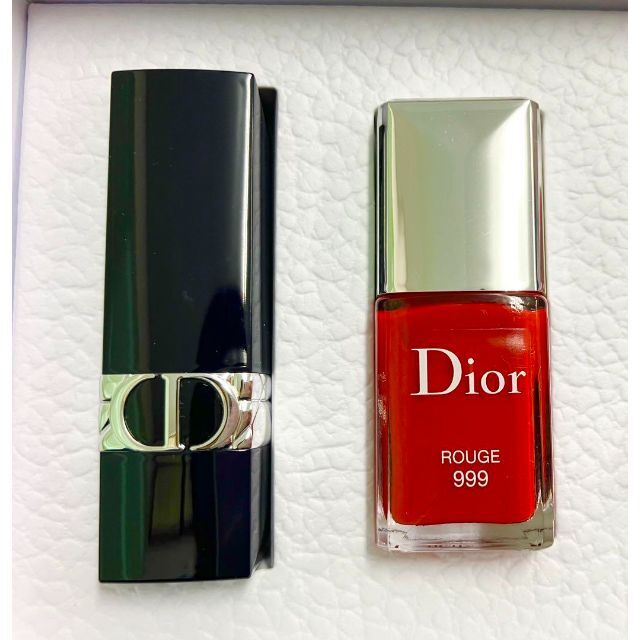 Christian Dior(クリスチャンディオール)の【新品未使用品】DIOR　ディオール　ノベルティ　ラゲージタグ セット コスメ/美容のネイル(カラージェル)の商品写真