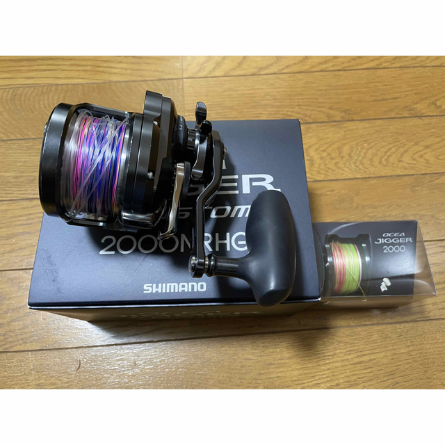 SHIMANO(シマノ)の美品　オシアジガー Fカスタム　2000NRHG 予備スプールセット スポーツ/アウトドアのフィッシング(リール)の商品写真