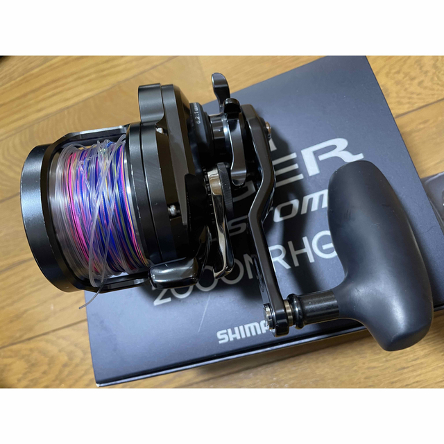 SHIMANO(シマノ)の美品　オシアジガー Fカスタム　2000NRHG 予備スプールセット スポーツ/アウトドアのフィッシング(リール)の商品写真