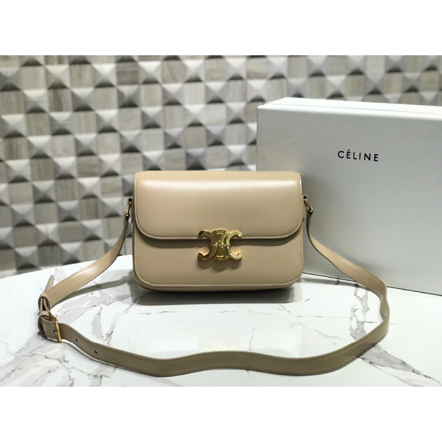 訳あり celine セリーヌ トリオンフ ミディアム ヌード ショルダーバッグ 超美品 新品 ショルダーバッグ 