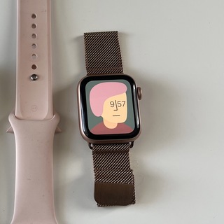 アップルウォッチ(Apple Watch)の最終値下 Apple watch SE 40mm セルラーモデル A2353(腕時計)