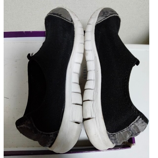 黒スリッポン 軽量 歩きやすい 洗浄済 中国製 サイズ37(23.5㎝) レディースの靴/シューズ(スリッポン/モカシン)の商品写真