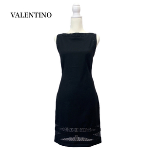 ヴァレンティノ(VALENTINO)の美品 ヴァレンティノ 女性らしさ引き立て気品溢れるワンピース 黒 サイズS(ひざ丈ワンピース)