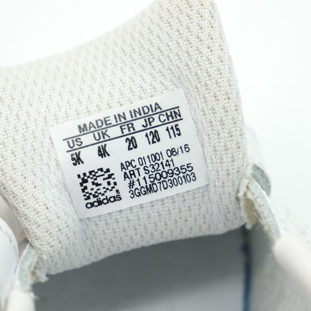 adidas(アディダス)のアディダス スニーカー スタンスミス ベルクロ S32141 インファントシューズ 子供 靴 ベビー 男の子用 12cmサイズ ホワイト adidas キッズ/ベビー/マタニティのキッズ靴/シューズ(15cm~)(スニーカー)の商品写真