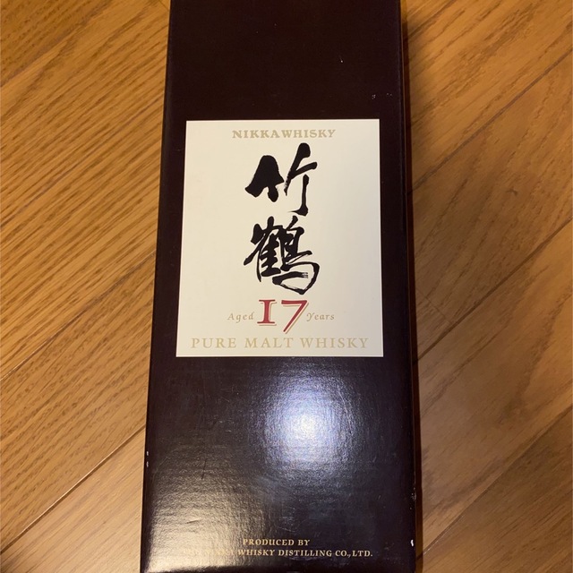 竹鶴17 ピュアモルトスリムボトル 食品/飲料/酒の酒(ウイスキー)の商品写真