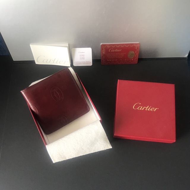 カルティエ　Cartier  二つ折財布　折れ財布　箱と説明書、証明書付き