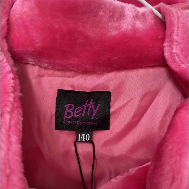 betty ピンクベロアコート　140 新品 キッズ/ベビー/マタニティのキッズ服女の子用(90cm~)(コート)の商品写真