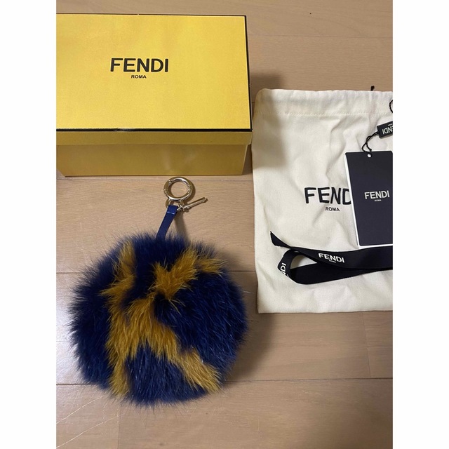 フェンディ ファーチャーム FENDI