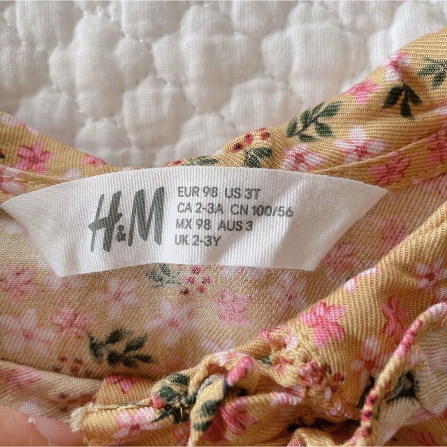 H&H(エイチアンドエイチ)のH&M 襟付きワンピース 花柄 ドレス キッズ/ベビー/マタニティのキッズ服女の子用(90cm~)(ワンピース)の商品写真