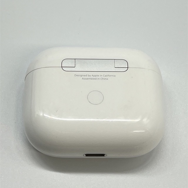 Apple(アップル)のApple AirPods エアーポッズ 第3世代　MME73J/A  スマホ/家電/カメラのオーディオ機器(ヘッドフォン/イヤフォン)の商品写真