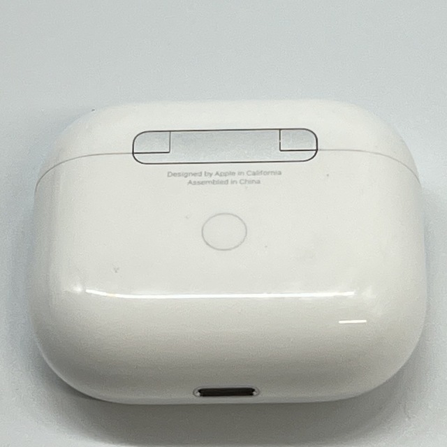 Apple(アップル)のApple AirPods エアーポッズ 第3世代　MME73J/A  スマホ/家電/カメラのオーディオ機器(ヘッドフォン/イヤフォン)の商品写真