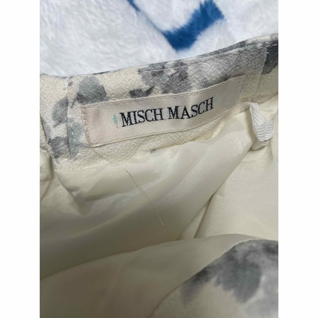 MISCH MASCH(ミッシュマッシュ)のミッシュマッシュ　花柄×アイボリーホワイトスカパンキュロットサイズM レディースのパンツ(キュロット)の商品写真