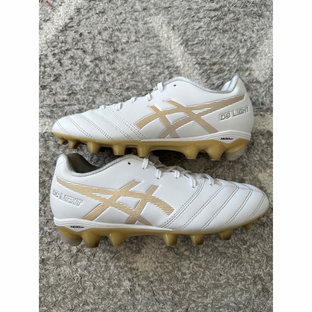 asics(アシックス)の【ここたま様】DS LIGHT JR GS 22.0cm スポーツ/アウトドアのサッカー/フットサル(シューズ)の商品写真