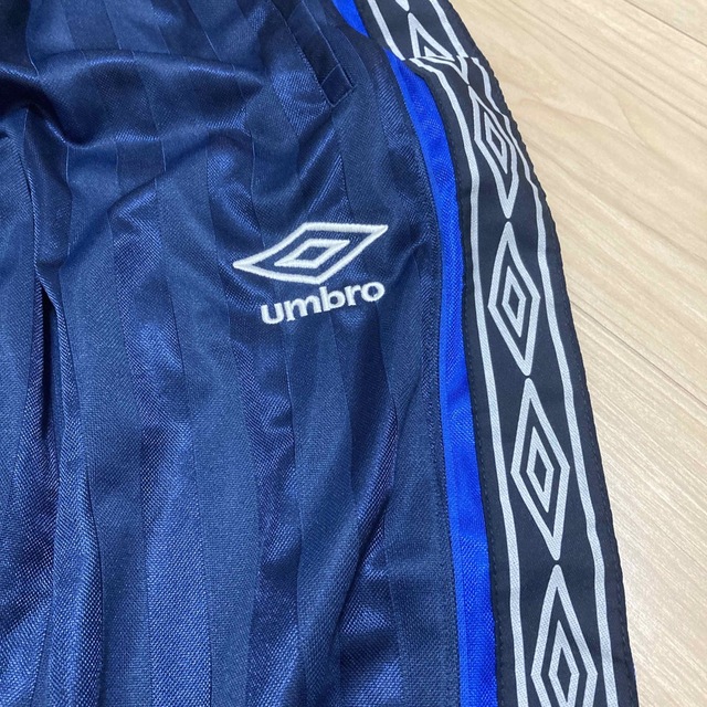 UMBRO(アンブロ)のUMBROジャージ下 サイズL 美品 メンズのトップス(ジャージ)の商品写真