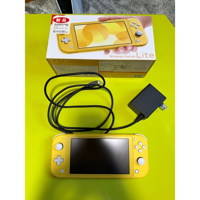 Nintendoニンテンドースイッチライトswitch lite イエロー