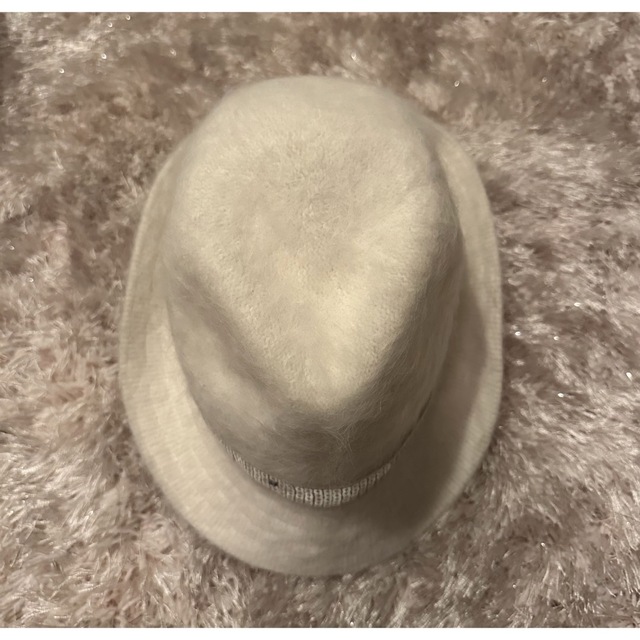 新品未使用アンゴラスパンコールリボンホワイト中折れハット帽子 メンズの帽子(ハット)の商品写真