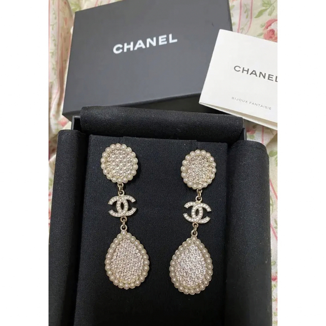 CHANEL パールcc キラキラ　ピアス　シャネルショッパー