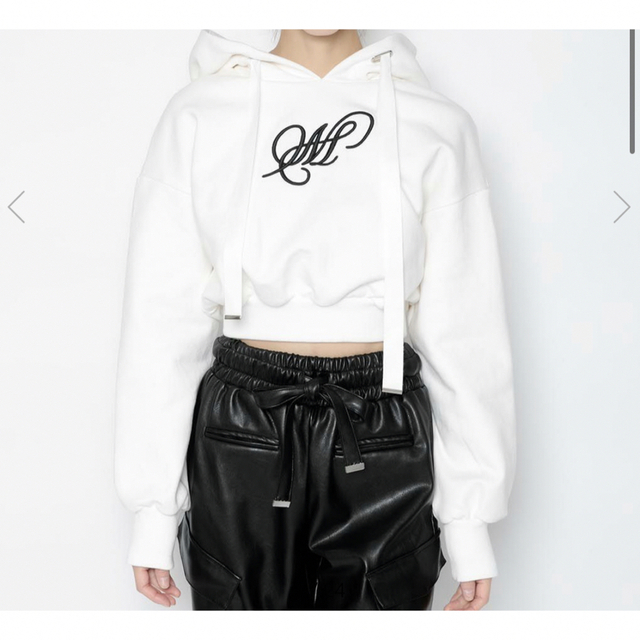melt the lady ”M” short hoodie white | angeloawards.com