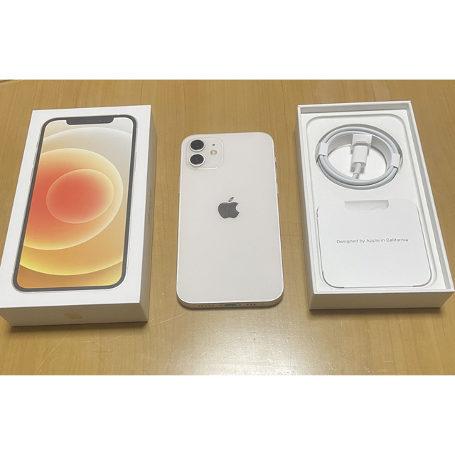 Apple(アップル)の美品！iPhone 12 ホワイト 128GB SIMフリー スマホ/家電/カメラのスマートフォン/携帯電話(スマートフォン本体)の商品写真