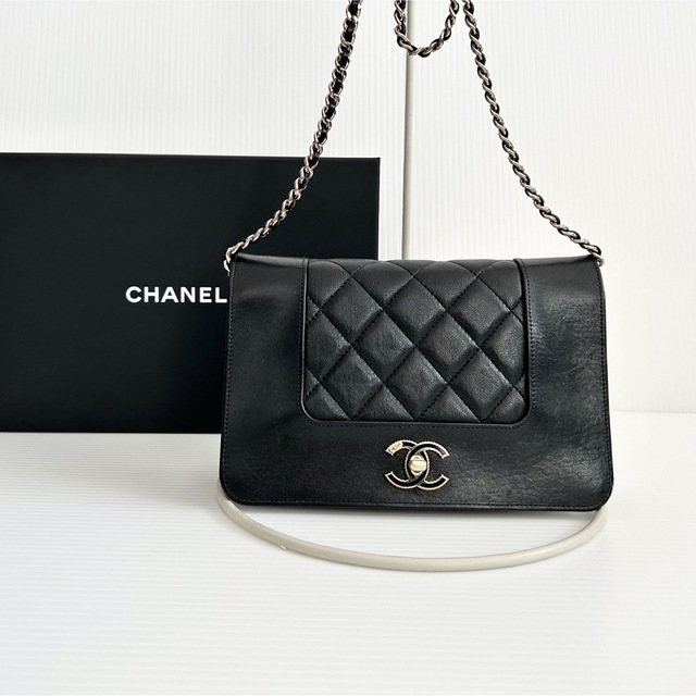 CHANEL(シャネル)の【RIRIRI ＊ 様専用】CHANELマドモアゼル チェーンウォレット   レディースのバッグ(ショルダーバッグ)の商品写真