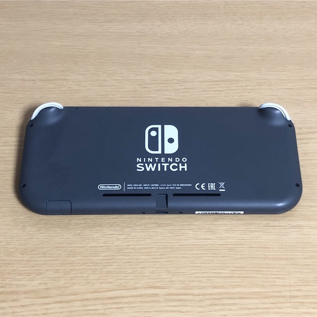 Nintendo Switch(ニンテンドースイッチ)の【美品】Nintendo Switch lite グレー エンタメ/ホビーのゲームソフト/ゲーム機本体(携帯用ゲーム機本体)の商品写真