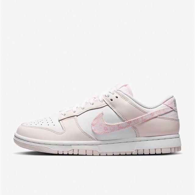 NIKE(ナイキ)のNike WMNS Dunk Low "Pink Paisley" 24.5cm レディースの靴/シューズ(スニーカー)の商品写真