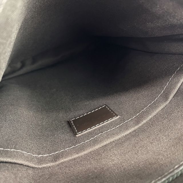 □ルイ ヴィトン□タイガ サラトヴPM ショルダーバッグ グリズリ 斜め