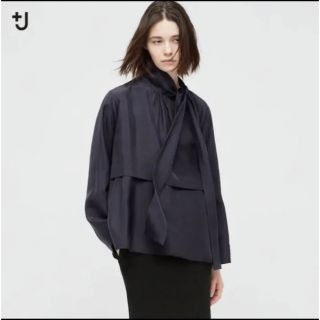 ユニクロ(UNIQLO)の試着のみ★UNIQLO +J★シルクボウタイブラウス★S ★ブラック(シャツ/ブラウス(長袖/七分))