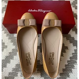 サルヴァトーレフェラガモ(Salvatore Ferragamo)のフェラガモ　　パンプス　ヴァラ(バレエシューズ)