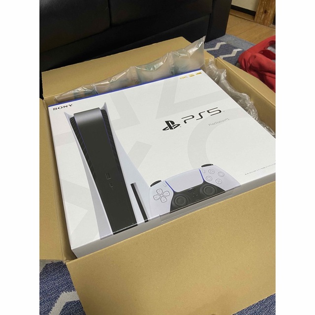 SONY(ソニー)のPS5 CFI-1200A01 825GB エンタメ/ホビーのゲームソフト/ゲーム機本体(家庭用ゲーム機本体)の商品写真