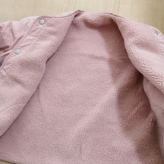 UNIQLO(ユニクロ)のユニクロ　アウター　リバーシブル　130 ピンク キッズ/ベビー/マタニティのキッズ服女の子用(90cm~)(ジャケット/上着)の商品写真
