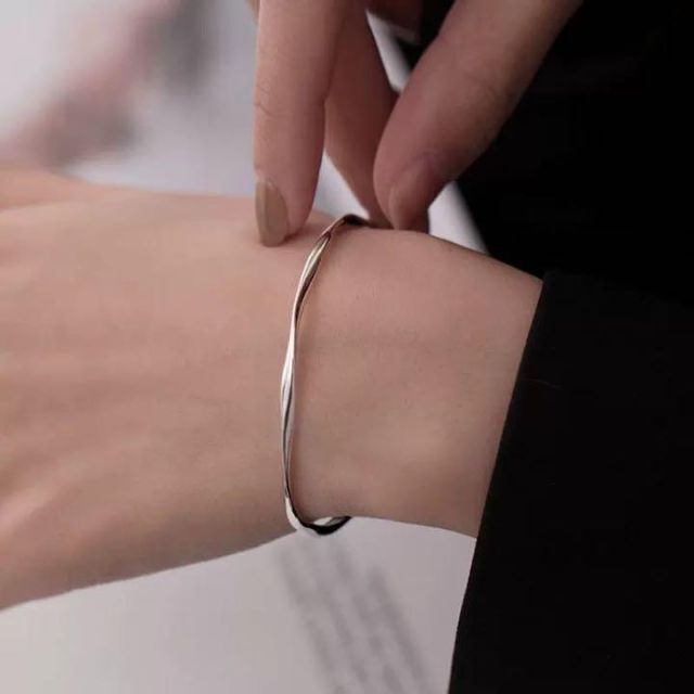 サイズ交換OK】 ウェーブバングル シルバー 男女兼用 波形 シンプル アクセサリー バングル ウェーブバングル シルバー 波型 韓国 おしゃれ バングル アクセサリー