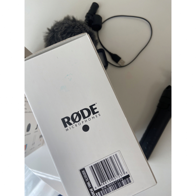 【値下げ】RODE・VLOGGER KIT /iPhone用・マイク・照明つき スマホ/家電/カメラのカメラ(ストロボ/照明)の商品写真